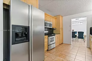 1051 SW 95 Terrace, Pembroke Pines, FL 33025 - Photo 14