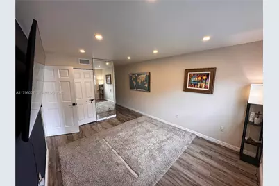 1605 Pennsylvania Ave #303, Miami Beach, FL 33139 - Photo 8