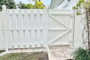 2731 Cypress Ave, Miramar, FL 33025 - Photo 2