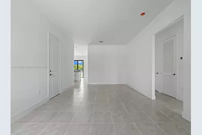 18917 SW 316th Ter, Homestead, FL 33030 - Photo 4