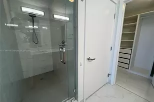 16385 Biscayne Blvd, North Miami Beach, FL 33160 - Photo 10