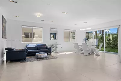 9830 NW 74th Ter, Doral, FL 33178 - Photo 10
