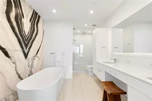 100 South Pointe Dr, Miami Beach, FL 33139 - Photo 16