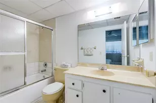 1005 Country Club Dr, Margate, FL 33063 - Photo 16