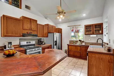 326 S 14th Ave, Hollywood, FL 33020 - Photo 8