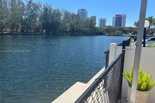 400 Diplomat Pkwy, Hallandale Beach, FL 33009 - Photo 28