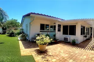 2241 NE 38th St, Lighthouse Point, FL 33064 - Photo 12