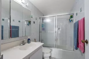 5601 Collins Ave, Miami Beach, FL 33140 - Photo 22