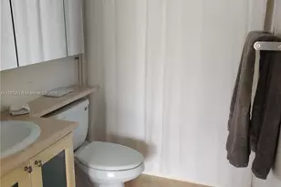 19877 E Country Club Dr, Aventura, FL 33180 - Photo 14