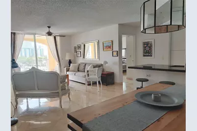 19877 E Country Club Dr #3606, Aventura, FL 33180 - Photo 4