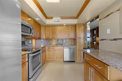 6423 Collins Ave #703, Miami Beach, FL 33141 - Photo 20