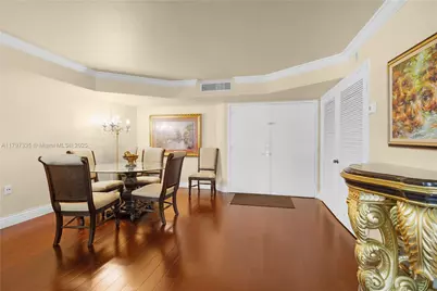 6423 Collins Ave #703, Miami Beach, FL 33141 - Photo 14