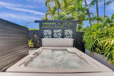 2213 NE 17th Ave, Wilton Manors, FL 33305 - Photo 18