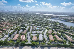 933 NE 199th St, Miami, FL 33179 - Photo 32