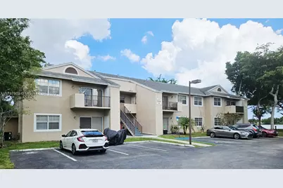 2151 NW 96 Terr #15L, Pembroke Pines, FL 33024 - Photo 1