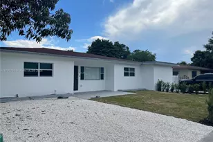 320 NE 160th St, Miami, FL 33162 - Photo 1