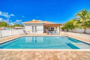 207 SW 11th St, Dania Beach, FL 33004 - Photo 4