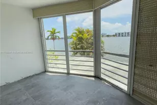 1100 NE 191st St, Miami, FL 33179 - Photo 2