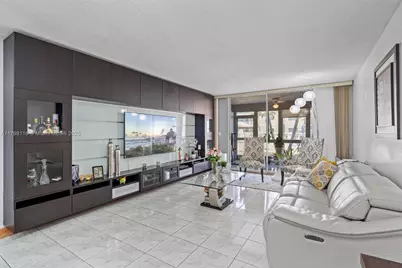 421 NE 14th Ave #103, Hallandale Beach, FL 33009 - Photo 8