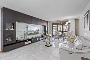 421 NE 14th Ave, Hallandale Beach, FL 33009 - Photo 8