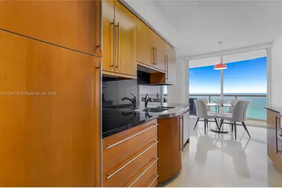6365 Collins Ave #3202, Miami Beach, FL 33141 - Photo 14