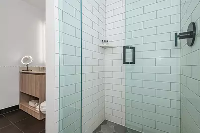 398 NE 5th St #2415, Miami, FL 33132 - Photo 18