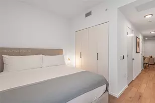 398 NE 5th St, Miami, FL 33132 - Photo 20