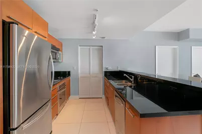 253 NE 2nd St #2201, Miami, FL 33132 - Photo 1