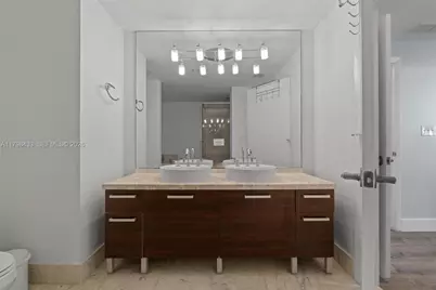 253 NE 2nd St #2201, Miami, FL 33132 - Photo 30