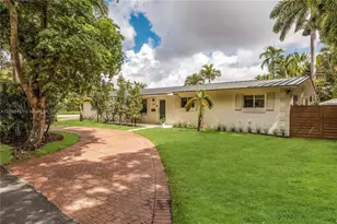 615 NE 115th St, Biscayne Park, FL 33161 - Photo 2