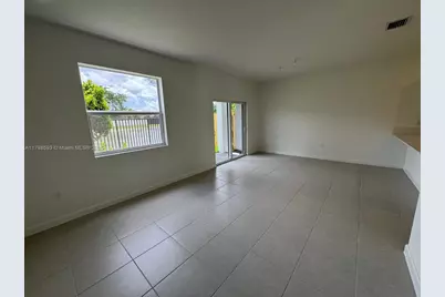 18410 SW 2nd St, Pembroke Pines, FL 33029 - Photo 4