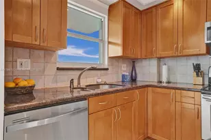 137 Golden Isles Dr, Hallandale Beach, FL 33009 - Photo 24