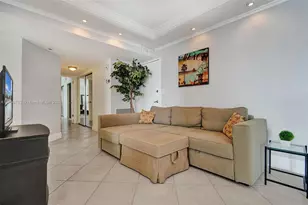 137 Golden Isles Dr, Hallandale Beach, FL 33009 - Photo 30