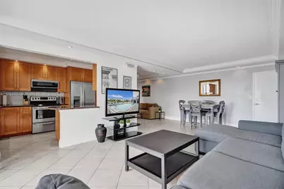 137 Golden Isles Dr #1105, Hallandale Beach, FL 33009 - Photo 4