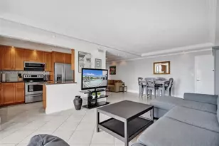 137 Golden Isles Dr, Hallandale Beach, FL 33009 - Photo 4