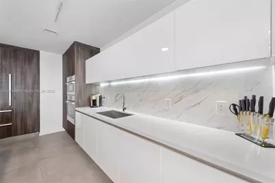 851 NE 1st Ave #4011, Miami, FL 33132 - Photo 18