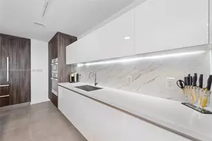 851 NE 1st Ave, Miami, FL 33132 - Photo 18