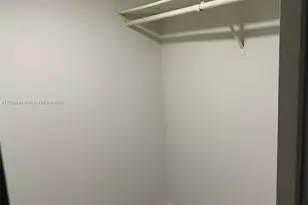 3475 N Country Club Dr, Aventura, FL 33180 - Photo 10