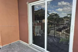 6850 W 16th Dr, Hialeah, FL 33014 - Photo 12