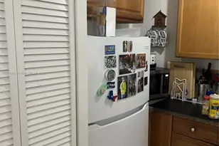 8145 NW 7th St, Miami, FL 33126 - Photo 6