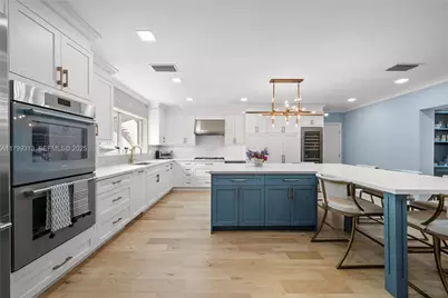 725 Vilabella Ave, Coral Gables, FL 33146 - Photo 10