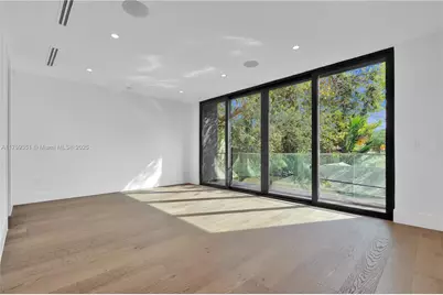 30 NE 50th St, Miami, FL 33137 - Photo 22