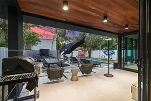 400 NW 49th St, Miami, FL 33127 - Photo 44