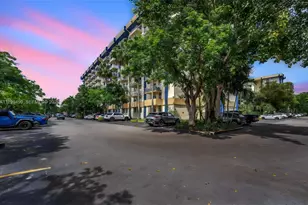 4550 NW 9th St, Miami, FL 33126 - Photo 1