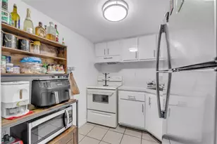 4550 NW 9th St, Miami, FL 33126 - Photo 2