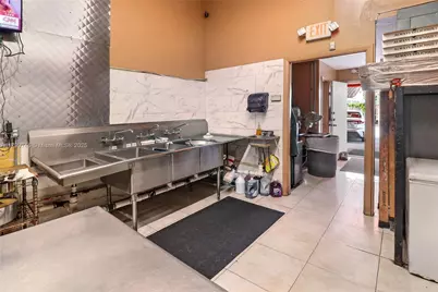 2389 SW 22nd St, Miami, FL 33145 - Photo 24