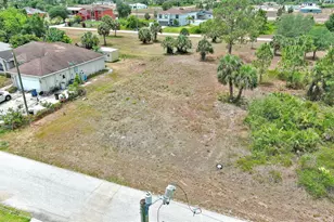 914 S Mercury Ave, Lehigh Acres, FL 33974 - Photo 4