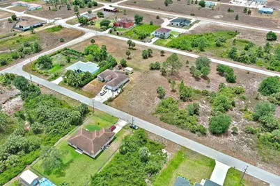 914 S Mercury Ave, Lehigh Acres, FL 33974 - Photo 12