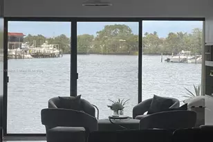 313 Lake Cir, North Palm Beach, FL 33408 - Photo 2