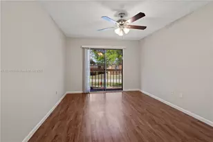 4020 Palm Bay Cir, West Palm Beach, FL 33406 - Photo 2